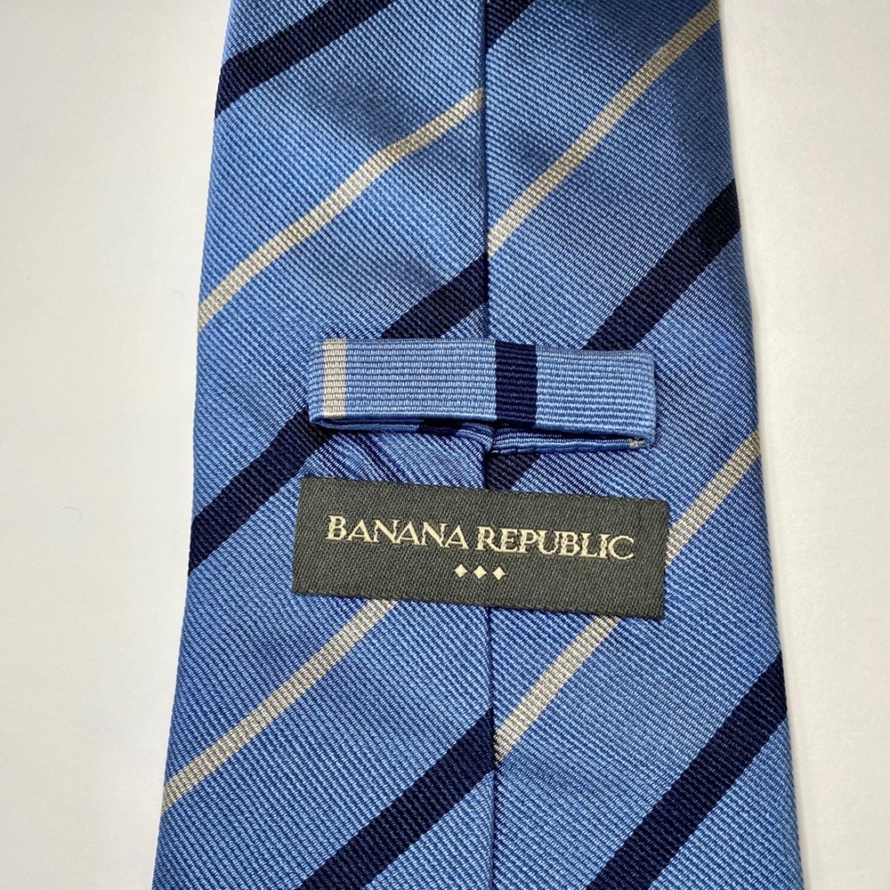 Banana Republic 100% Silk Blue/Grey Neck Tie